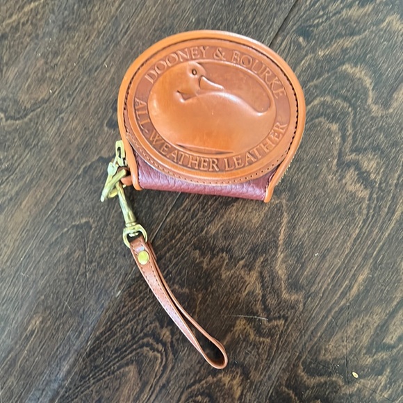 Dooney & Bourke Handbags - Vintage brown rouge leather Dooney and Bourke coin purse